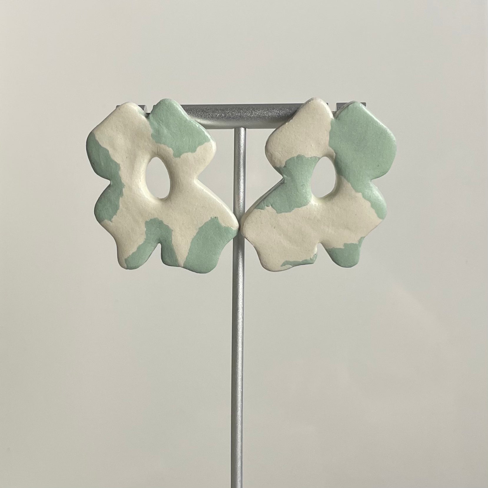 Boucles d'oreilles | Flora | Blanc Ivoire et Vert doux