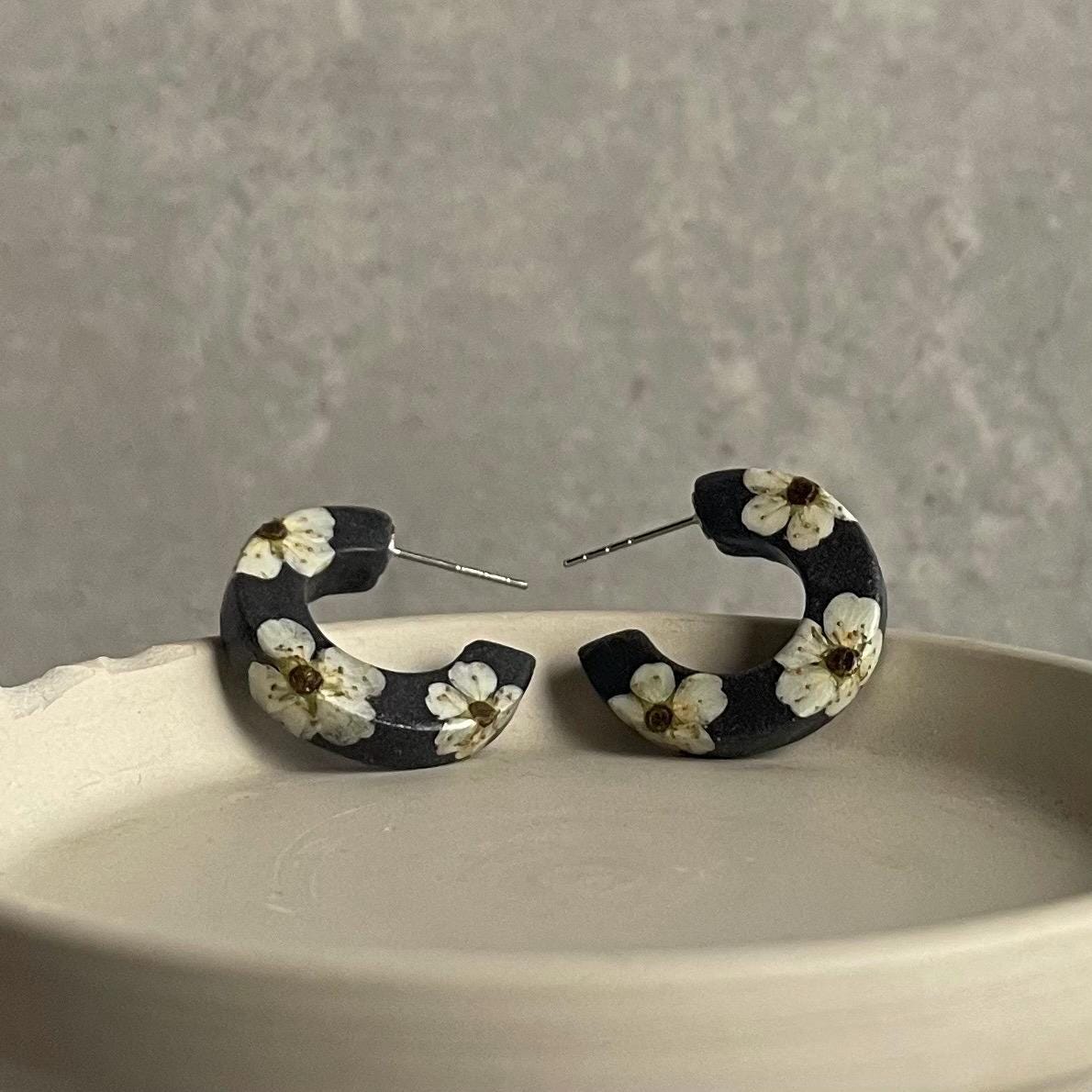 Boucles d'oreilles | Anne | Noir et Fleurs véritables